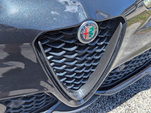 Used 2024 Alfa Romeo Giulia Veloce AWD/4WD image 22