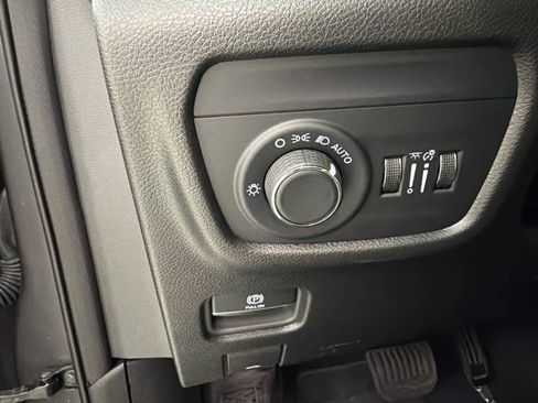 Used 2024 Jeep Grand Cherokee Altitude AWD/4WD image 14