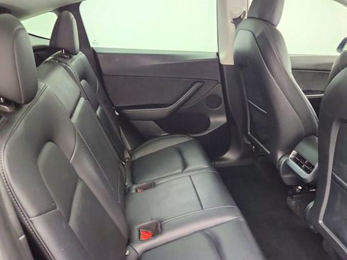 Used 2022 Tesla Model Y Long Range AWD/4WD image 28