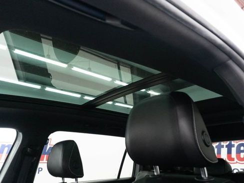Used 2023 Volkswagen Tiguan SE R-Line FWD image 4