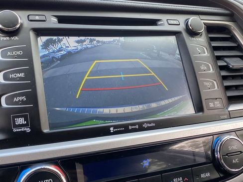 Used 2016 Toyota Highlander Limited Platinum image 30