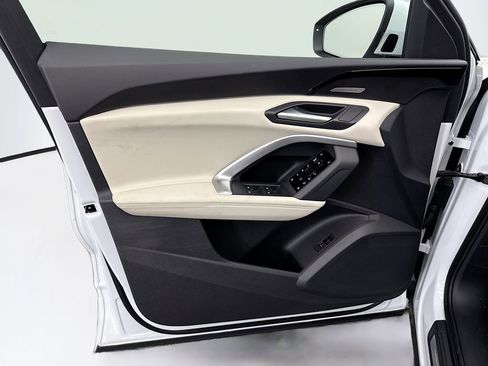 Used 2025 Audi Q5 2.0T Premium Plus w/ Premium Plus image 23