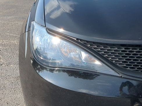 Used 2024 Chrysler Voyager LX image 10