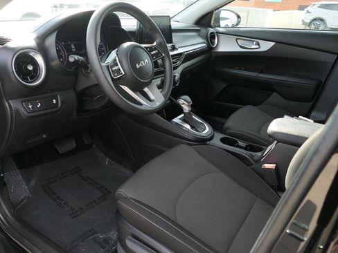 Used 2023 Kia Forte LXS w/ LXS Technology Package image 12