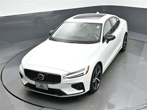 Used 2024 Volvo S60 B5 Ultimate image 44