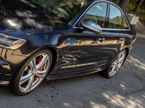 Used 2017 Audi S6 Prestige w/ S6 Sport Package image 54