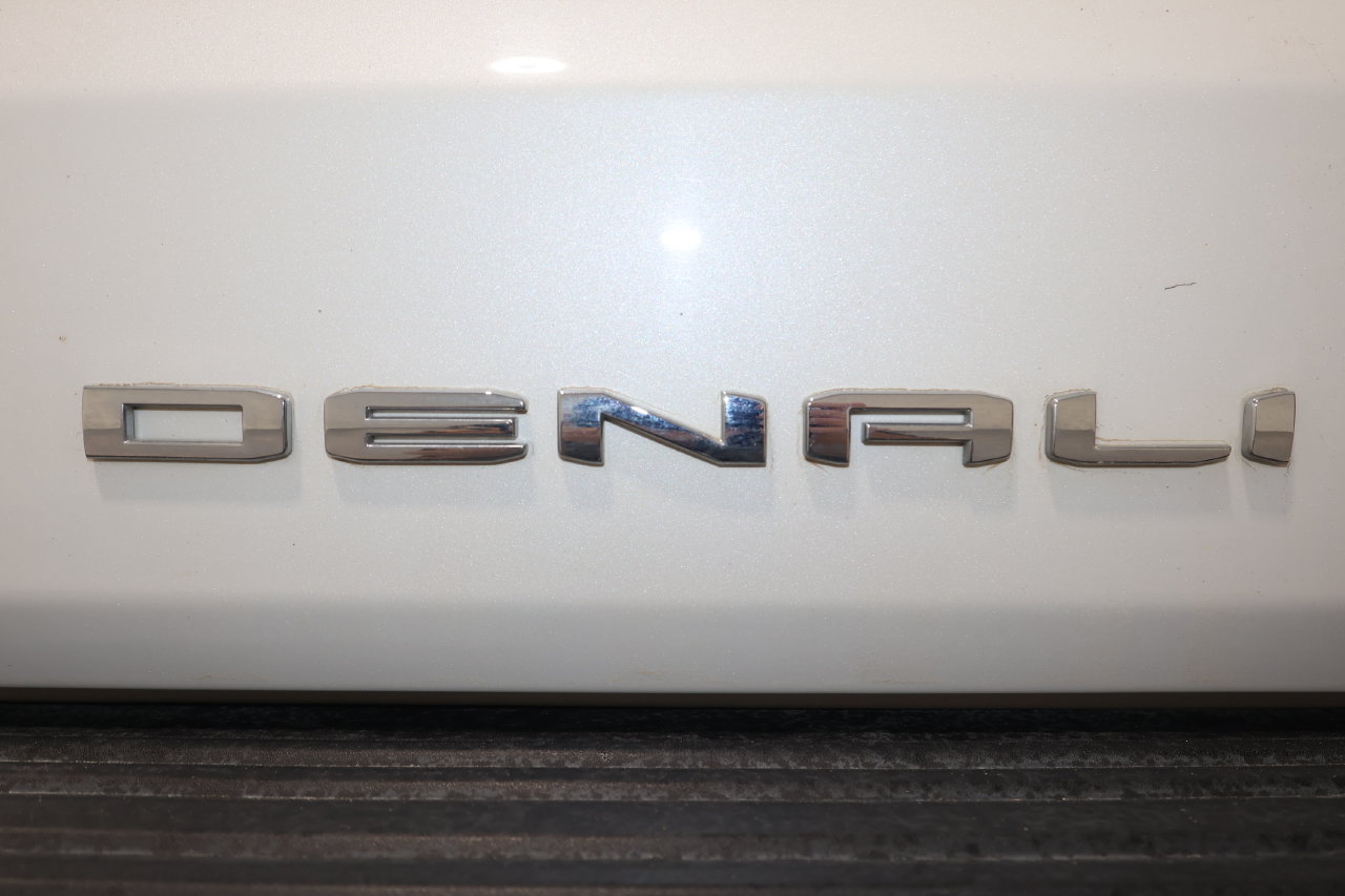 Used 2024 GMC Yukon Denali AWD/4WD image 38
