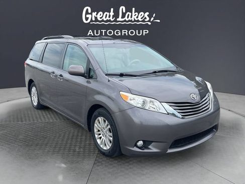 Used 2013 Toyota Sienna XLE FWD image 7