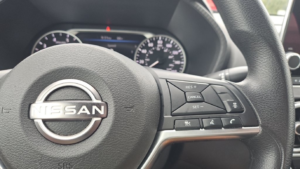 Certified 2025 Nissan Sentra SV FWD image 9