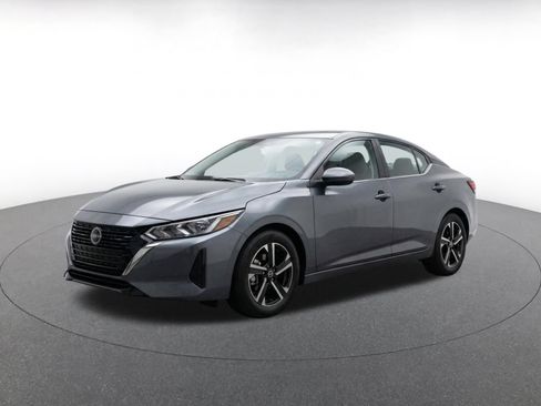 Used 2025 Nissan Sentra SV FWD image 3