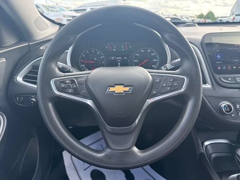 Used 2022 Chevrolet Malibu LT FWD image 24