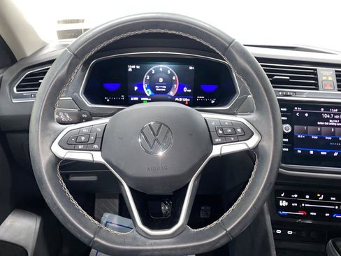 Used 2023 Volkswagen Tiguan SE AWD/4WD image 25