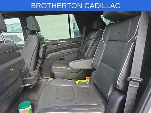 Used 2022 Cadillac Escalade Premium Luxury AWD/4WD image 9
