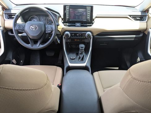 Used 2022 Toyota RAV4 LE AWD/4WD image 29