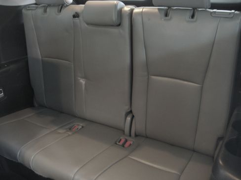 Used 2022 Toyota Highlander XLE image 11