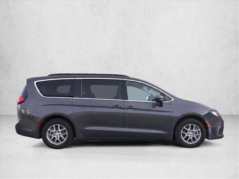 Used 2021 Chrysler Voyager Lxi FWD image 8