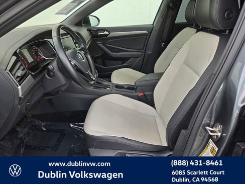 Certified 2020 Volkswagen Jetta R-Line w/ R-Line Cold Weather Package image 17