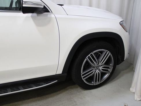 Used 2023 Mercedes-Benz GLS 450 4MATIC image 39