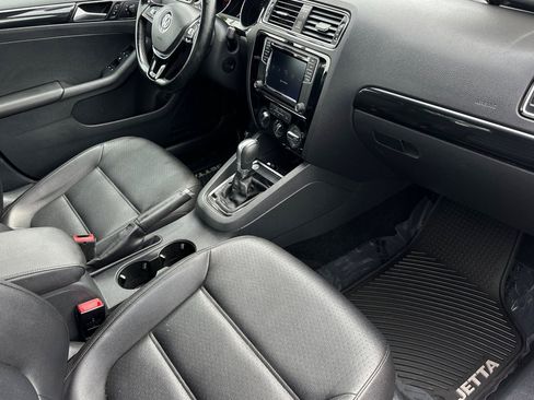 Used 2018 Volkswagen Jetta Sport FWD image 18