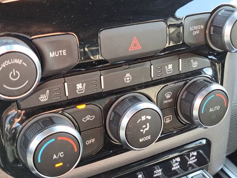 Used 2021 RAM 1500 Laramie w/ Sport Appearance Package image 20