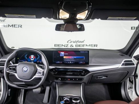 Used 2025 BMW i4 eDrive40 image 26