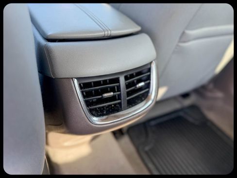 Used 2023 Chevrolet Malibu LT FWD image 20