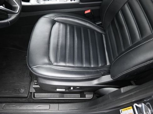 Used 2022 Ford Edge SEL w/ Convenience Package image 10