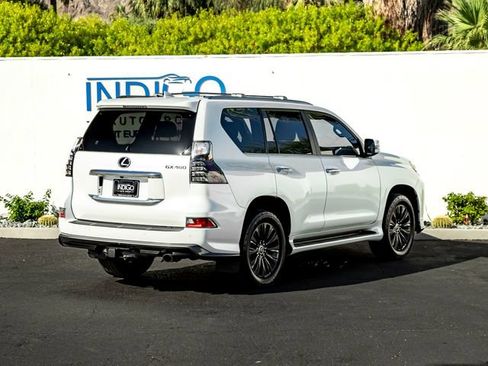 Used 2023 Lexus GX 460 Premium w/ Accessory Package AWD/4WD image 6