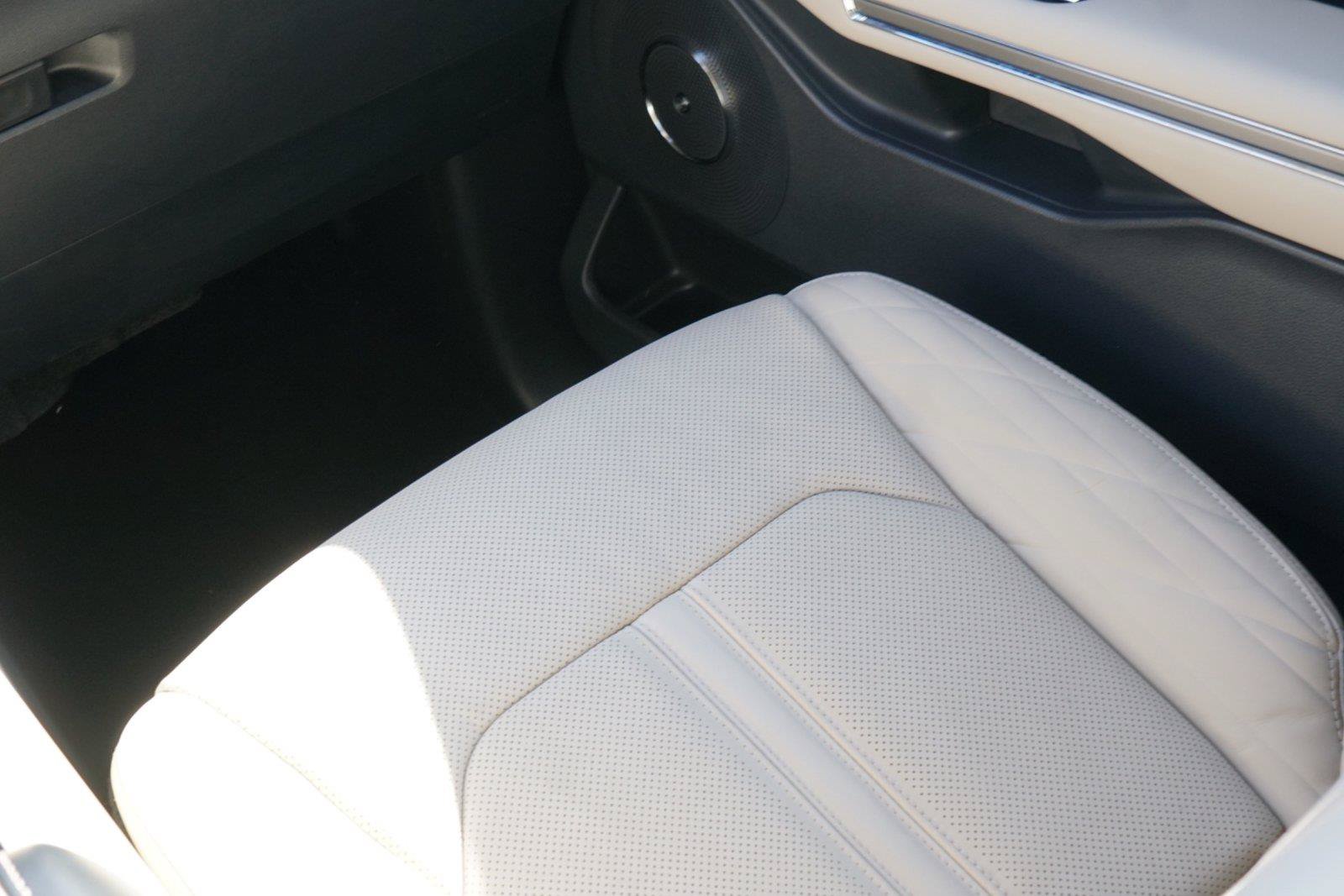 Used 2024 Ford Expedition Platinum RWD image 26