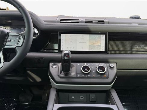 Used 2023 Land Rover Defender 110 S AWD/4WD image 15