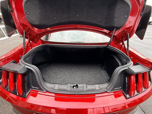 Used 2021 Ford Mustang Shelby GT500 w/ Carbon Fiber Track Pack image 34