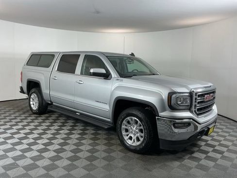 Used 2018 GMC Sierra 1500 SLE w/ SLE Value Package AWD/4WD image 3