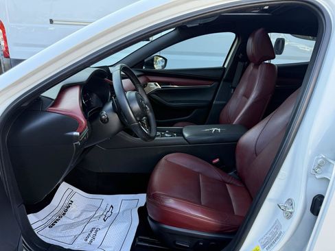 Used 2019 MAZDA MAZDA3 Hatchback w/ Premium Package FWD image 21