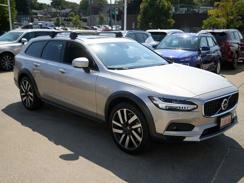 New 2026 Volvo V90 B6 Cross Country Ultra w/ Climate Package image 5