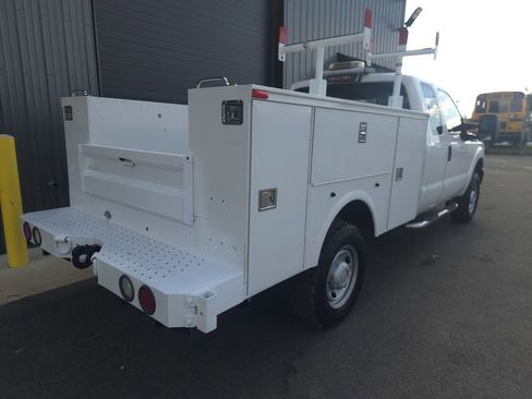 Used 2011 Ford F250 XL w/ Skid Plate Pkg AWD/4WD image 7