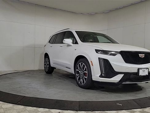 New 2025 Cadillac XT6 Sport image 11