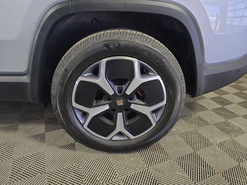 Used 2024 Rivian R1S Adventure AWD/4WD image 10