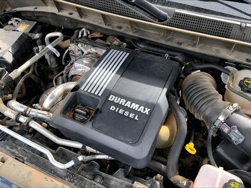 Used 2024 Chevrolet Silverado 1500 LTZ w/ Z71 Off-Road Package AWD/4WD image 33