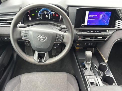 Used 2025 Toyota Camry LE image 19