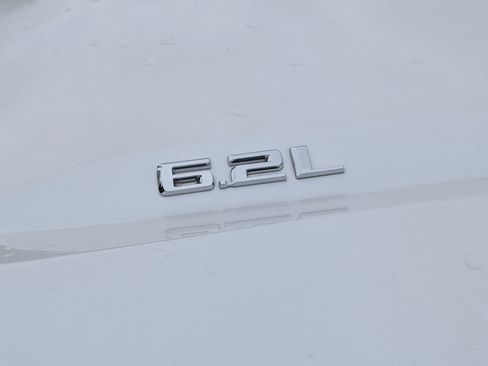 Used 2022 Chevrolet Silverado 1500 High Country w/ Technology Package image 7