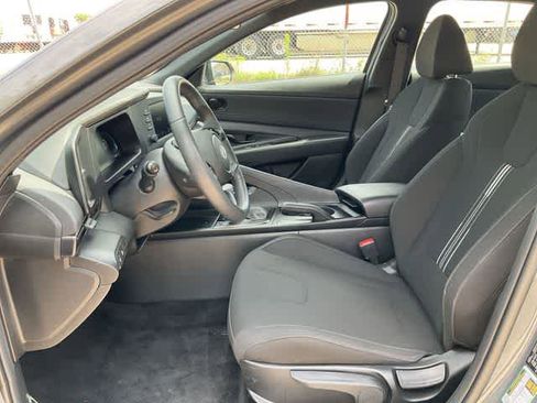 Used 2025 Hyundai Elantra Sport FWD image 13