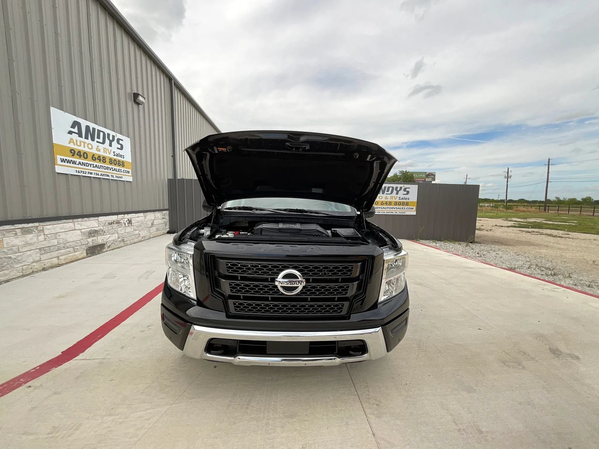 Used 2021 Nissan Titan SV w/ SV Convenience Package AWD/4WD image 31