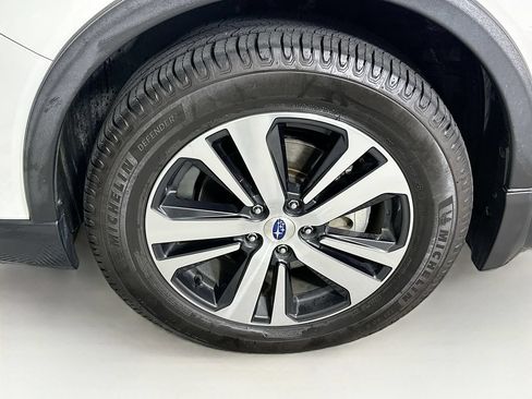 Used 2018 Subaru Outback 3.6R Limited AWD/4WD image 24