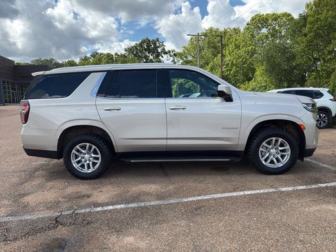 Used 2023 Chevrolet Tahoe LT AWD/4WD image 3
