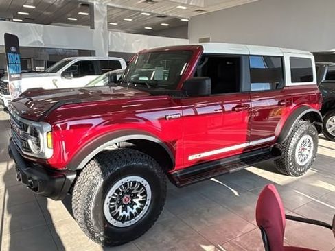 New 2026 Ford Bronco Outer Banks w/ Sasquatch Package image 2