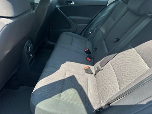 Used 2014 Volkswagen Tiguan S FWD image 9