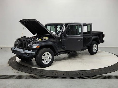 Used 2020 Jeep Gladiator Sport w/ Quick Order Package 24S image 11