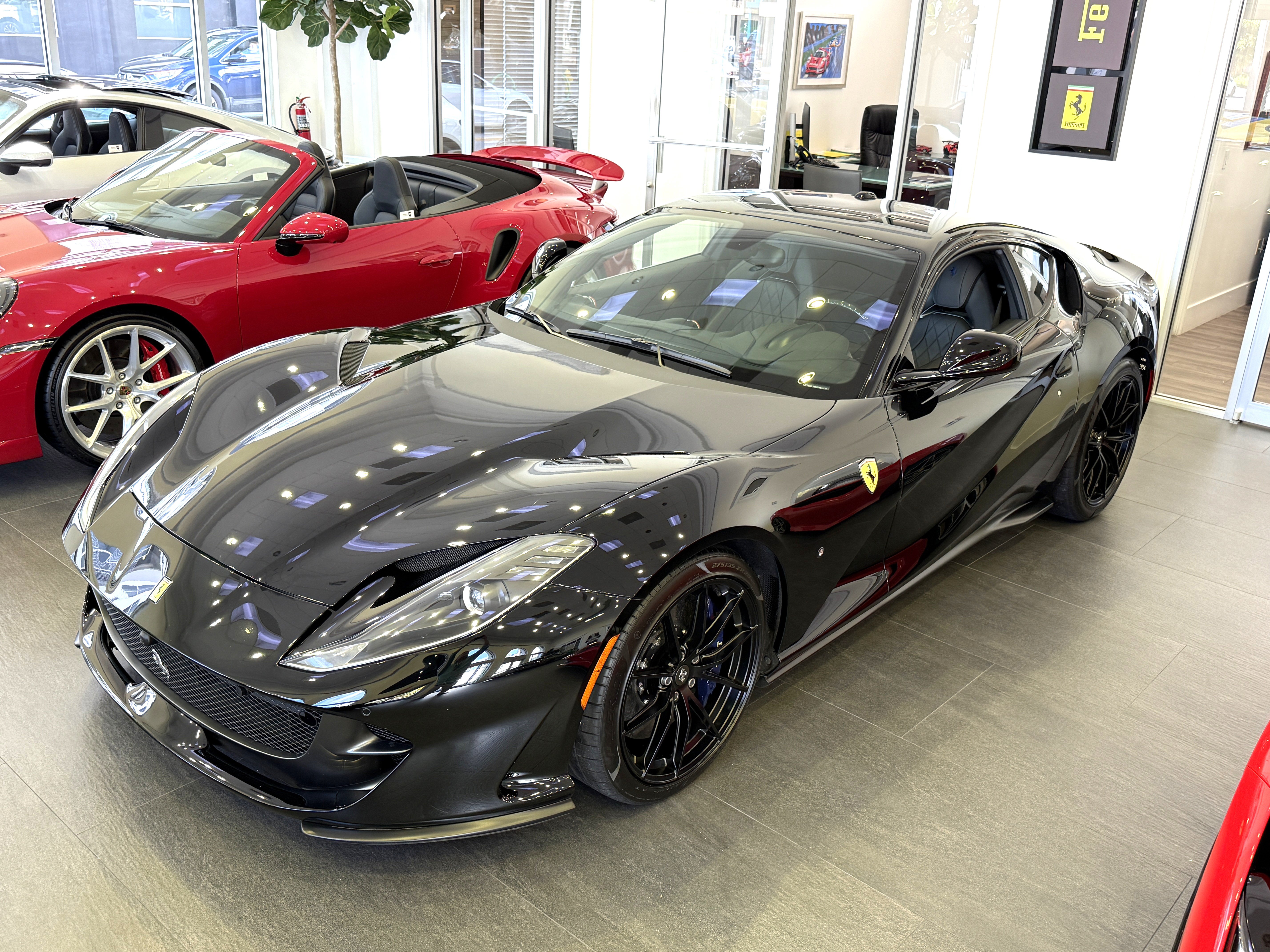 Used 2019 Ferrari 812 Superfast RWD image 4