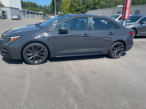 Used 2025 Toyota Corolla SE w/ SE Premium Package FWD image 20