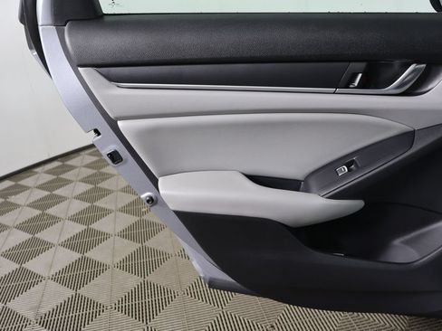 Used 2020 Honda Accord EX image 23
